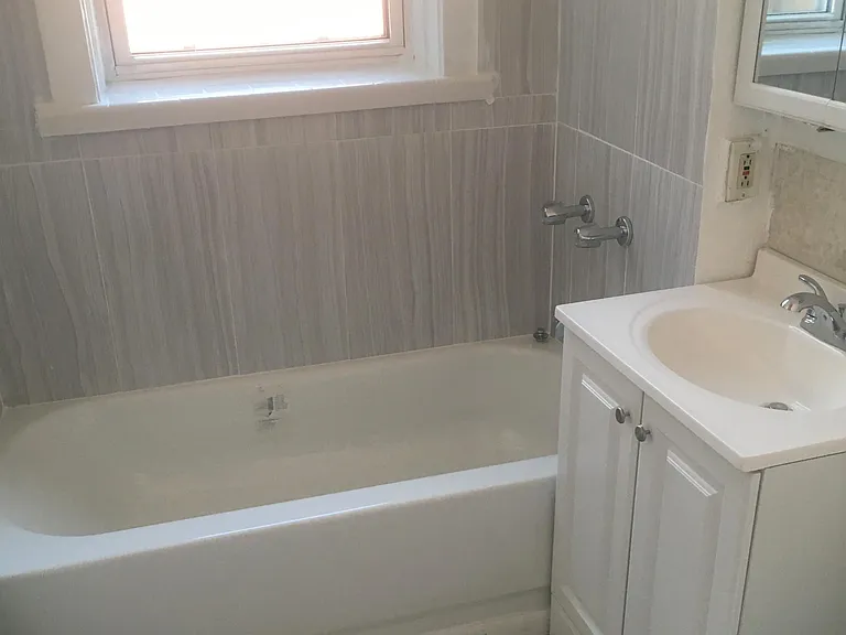 640 W Roscoe St #3W — Photo 15