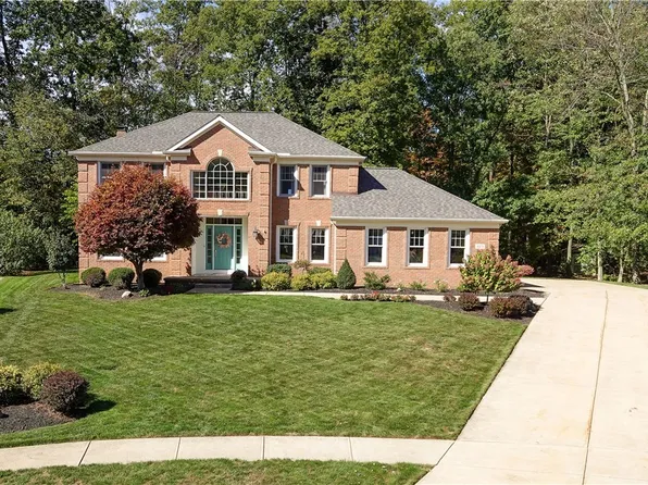 425 Sussex Ct, Aurora, OH 44202
