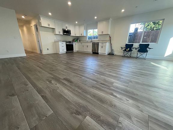 2nd image of 3923 Franklin Ave