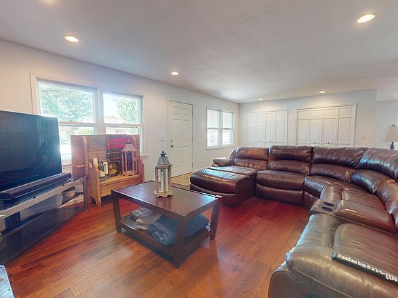 2nd image of 2509 Southwood Dr