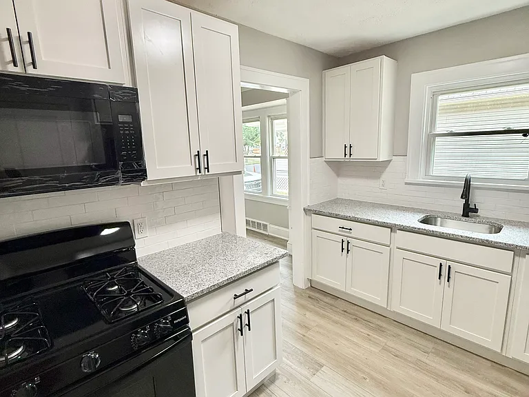 4623 Behrwald Ave — Photo 6