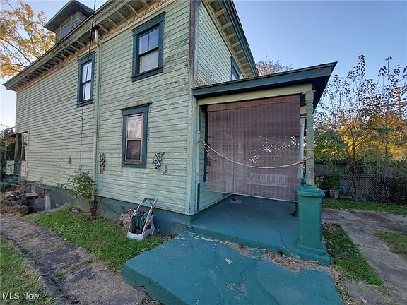 2nd image of 1343 Wellesley Ave