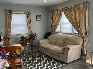 4 Hull Dr, Edison, NJ 08817