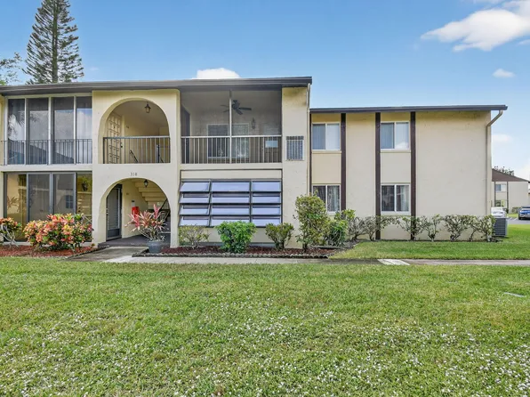 310 Pine Ridge Circle #B-1, Greenacres, FL 33463