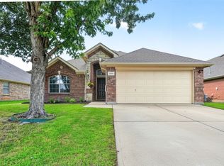 1347 Lake Forest Dr, Grand Prairie, TX 75052