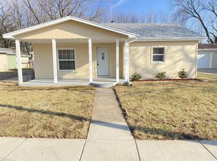 1308 Harvey Dr, Sterling, IL 61081