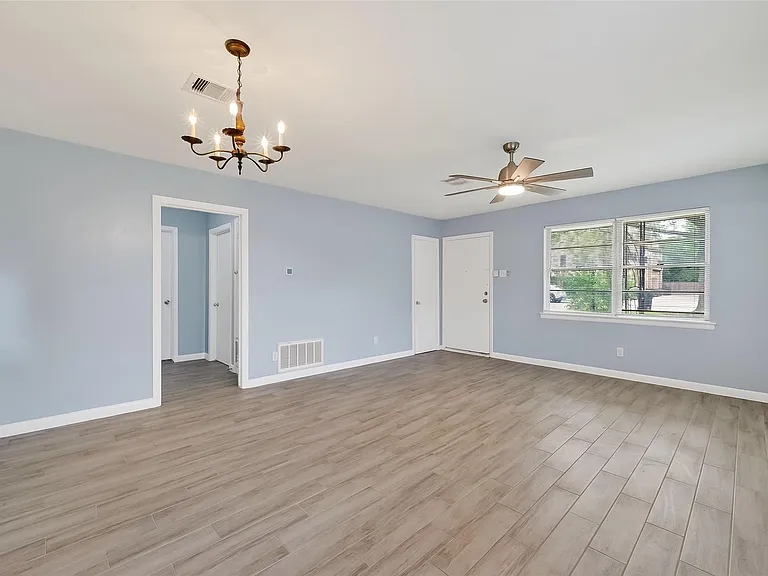 3428 Bradford St — Photo 10