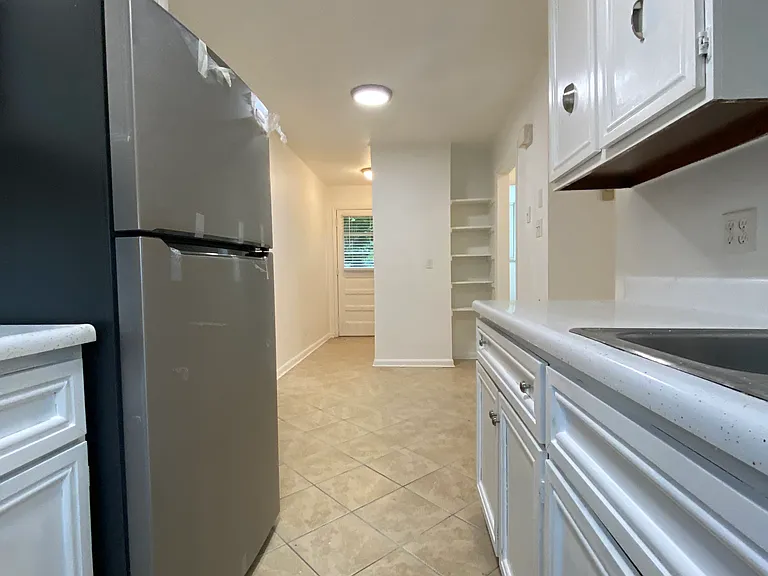 113 Royce Cir #113 — Photo 5