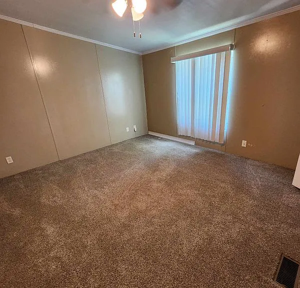922 Ashwood St — Photo 27