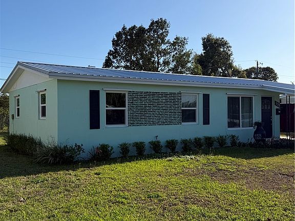 3rd image of 538 W Alverdez Ave