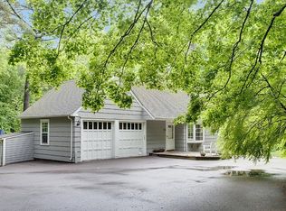 18795 Minnetonka Blvd, Deephaven, MN 55391