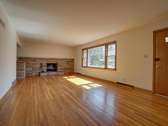 4th image of 134 Seymour Pl