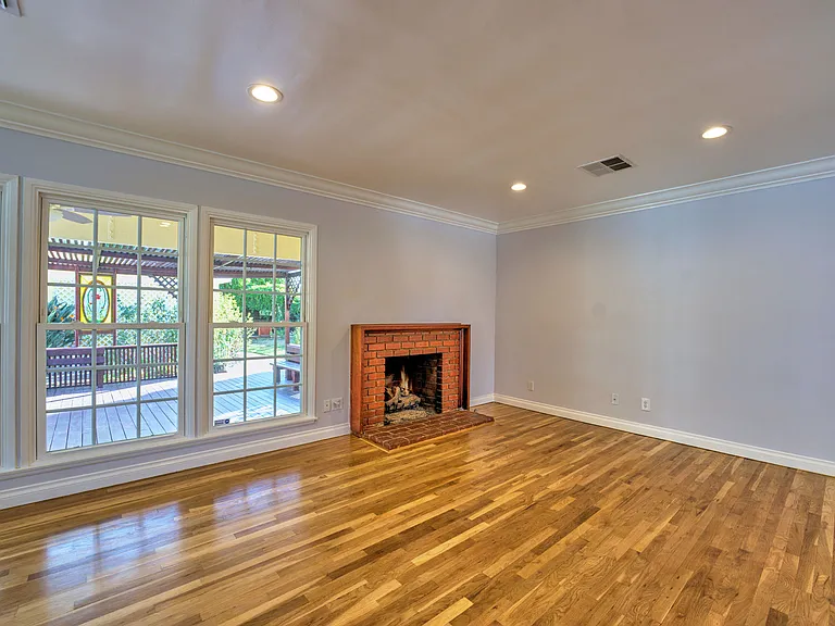 20758 Stephanie Dr — Photo 18