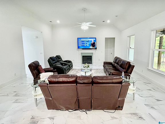5th image of 3029 Spencer Way