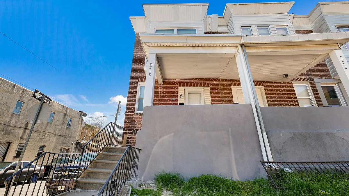 Building Photo - 2218 S 69th St