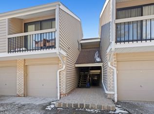 9 Overlook Dr #3007, Clinton, NJ 08809