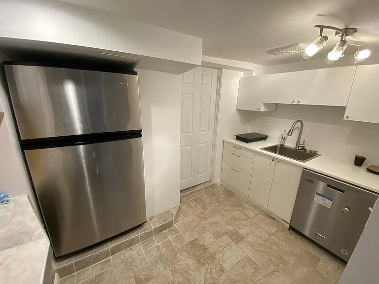 2 Vassar St #B — Photo 1