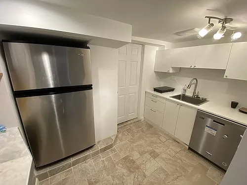 2 Vassar St #B Photo 1