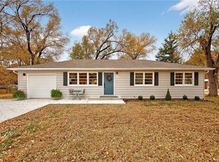318 N Park St, Bonner Springs, KS 66012