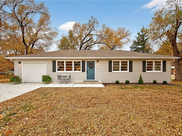 318 N Park St, Bonner Springs, KS 66012