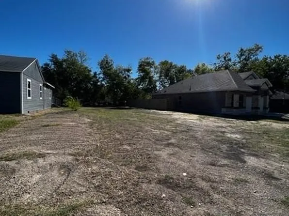 1103 S Frances St, Terrell, TX 75160