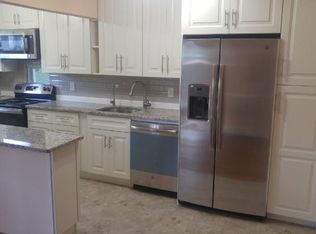 28 Lewis Ln, Syosset, NY 11791