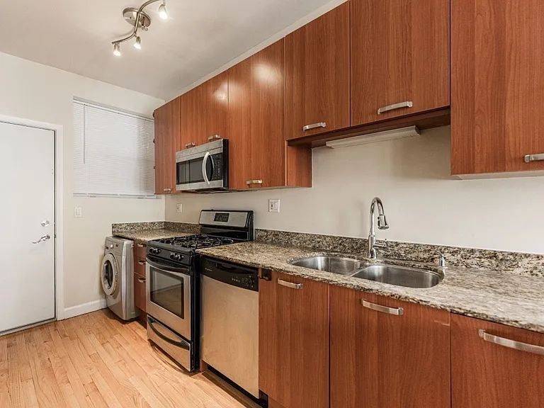 1334 W Estes Ave #2S — Photo 10