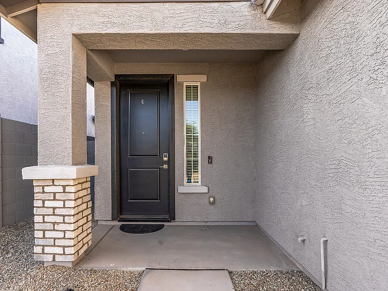 17352 W Paraiso Ln — Photo 32