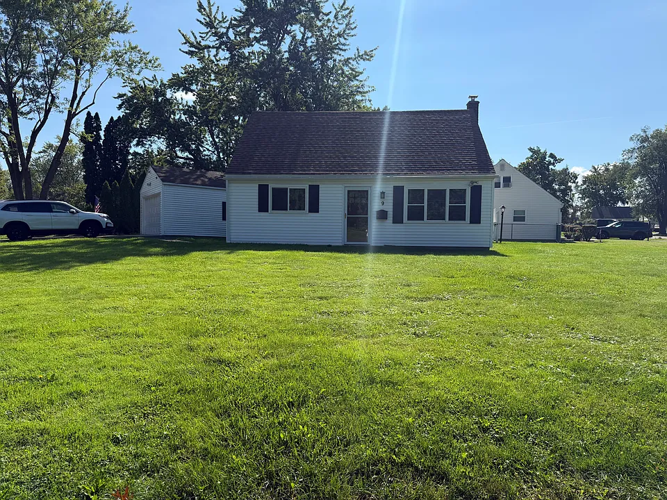 9 Charles Rd