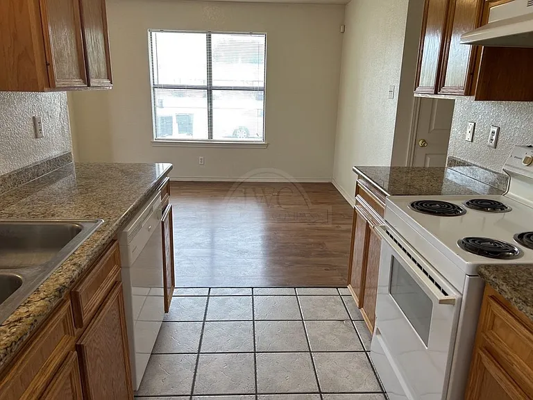 913 McDaniel Circle, Killeen — Photo 10
