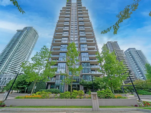 2077 Rosser Ave #201, Burnaby, BC V5C 0G6