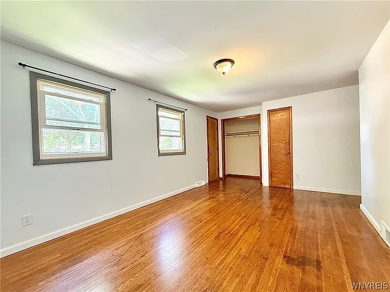 90 E Summerset Ln — Photo 14