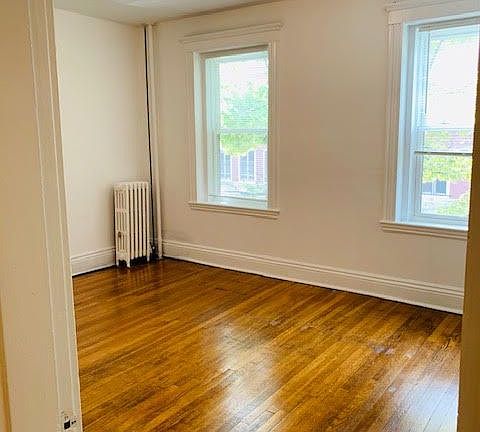 5th image of 195 Strathmore Rd #15