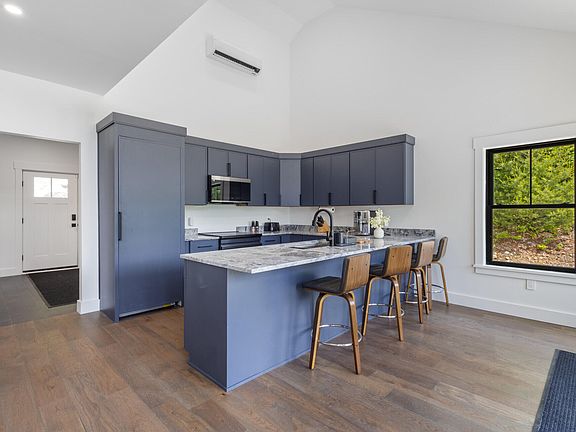 4th image of 88 Douglass Road