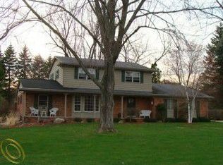 5680 Kennebunk Dr, Rochester, MI 48306