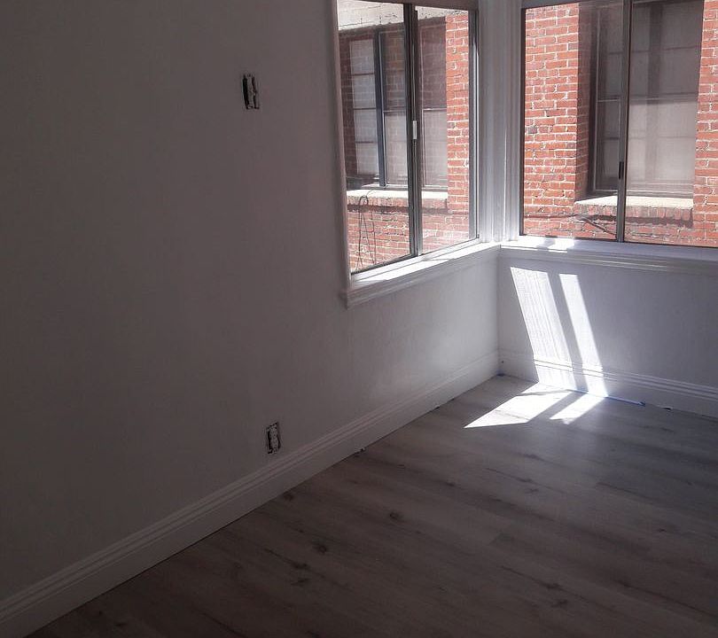 2nd image of 6238 De Longpre Ave APT 105