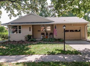 932 11 1/4 St SW, Rochester, MN 55902