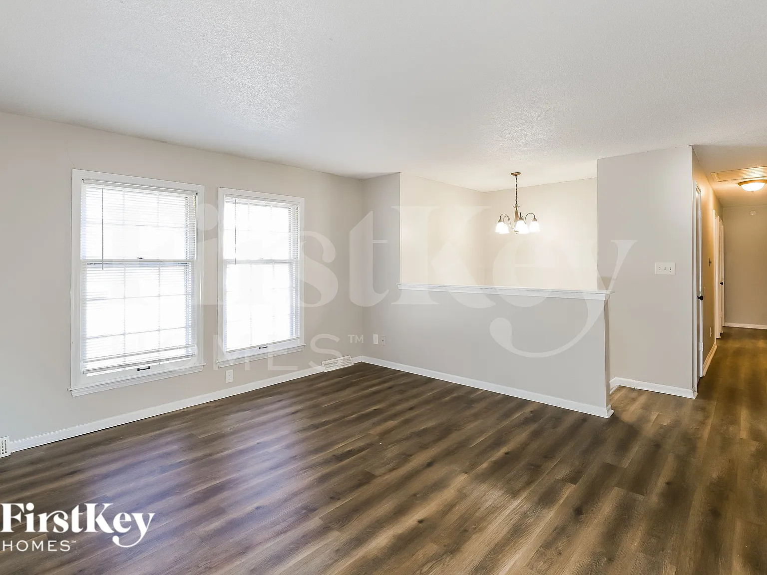 3 bed, 2.0 bath, 1156 sqft, $2,095 — Photo 4