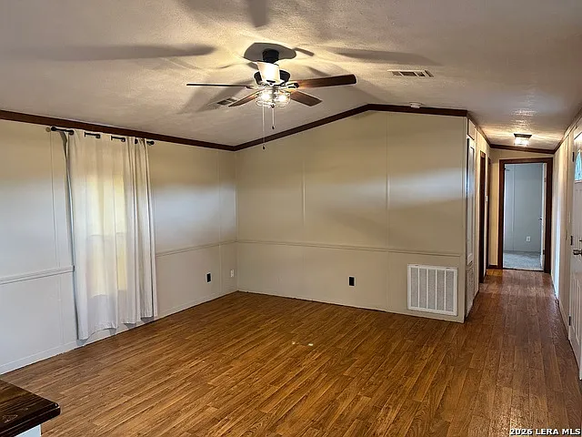 3 bed, 2.0 bath, 1140 sqft, $1,500 — Photo 3