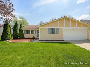30W181 Foxboro Ct, Warrenville, IL 60555