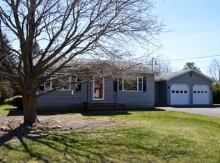 53 Pine Tree Dr, Keeseville, NY 12944