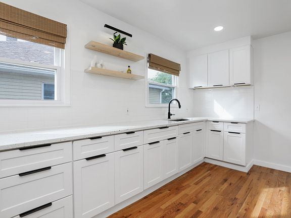 2nd image of 9534 Sorrento St #A & B