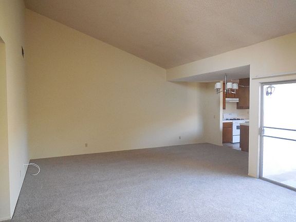 Spacious living room