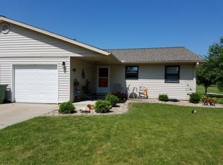 305 N Raymond Dr #B, Mahomet, IL