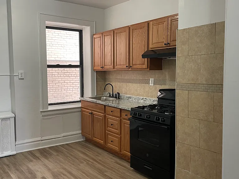 Union Square Apartments — Photo 12