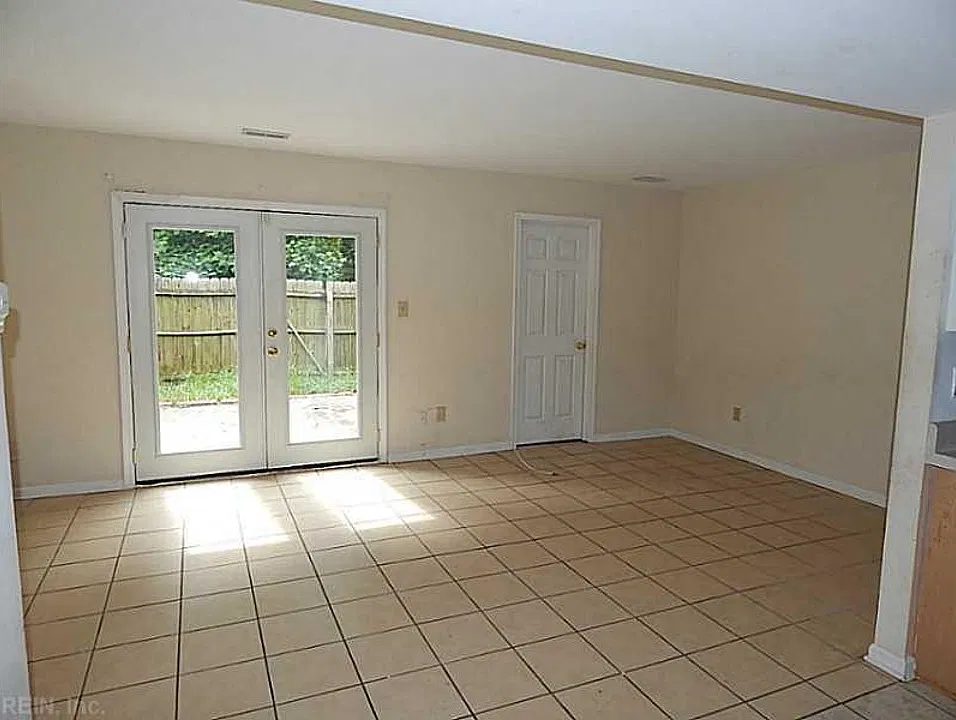 3 bed, 1.5 bath, 1422 sqft, $1,750 — Photo 2