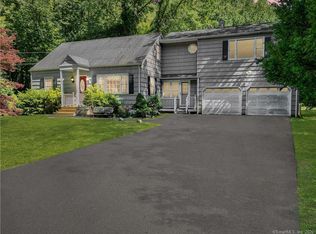 38 Waverly Rd, Shelton, CT 06484