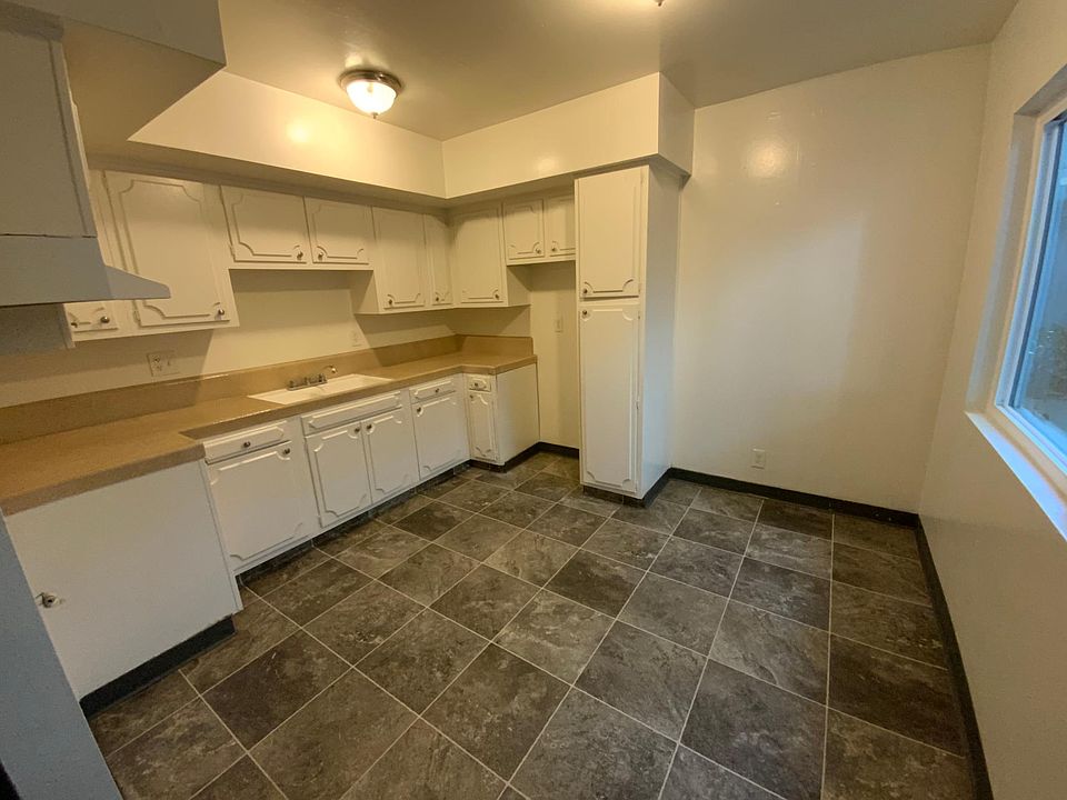 1st image of 4632 E 59th Pl #15