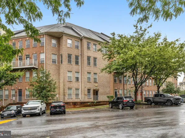 2651 Park Tower Dr APT 310, Vienna, VA 22180