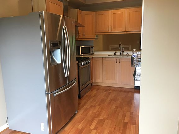 3rd image of 3029 Hutumn Ct
